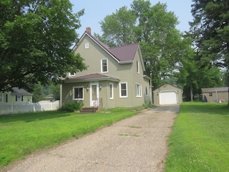 904 12th St N, Benson, MN 56215