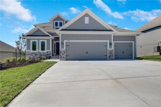 7009 NE 103rd St, Kansas City, MO 64156