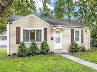 123 E Charter St, Troy, IL 62294