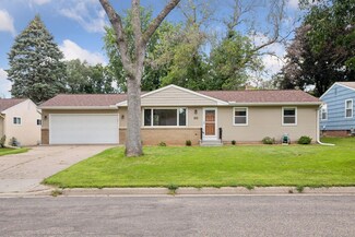 2295 Southwood Dr, Saint Paul, MN 55110
