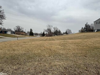 502 Brentwood Rd, Marshalltown, IA 50158