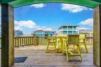 922 Kent Dr, Crystal Beach, TX 77650