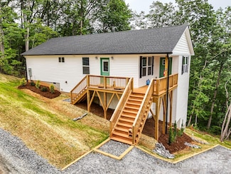 430 Hague Dr, Columbus, NC 28722