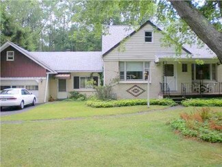 4470 W Overlook Dr, Buffalo, NY 14221