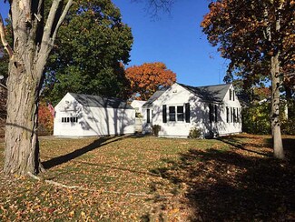 202 Oak Tree Ave, Warwick, RI 02886