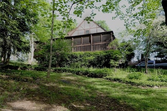 107 Great Oaks Dr, Coraopolis, PA 15108