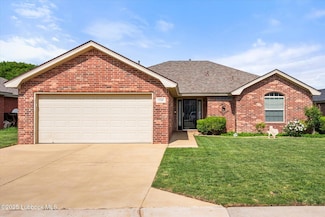 1510 Yorkshire Ave, Wolfforth, TX 79382