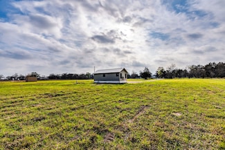 6696 Gander Slough Rd, Kingsbury, TX 78638