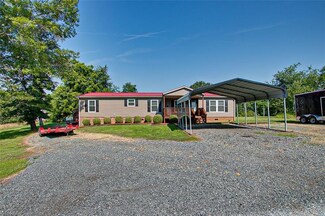 2677 George York Rd, Randleman, NC 27317