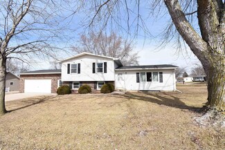 520 12th St NE, Independence, IA 50644