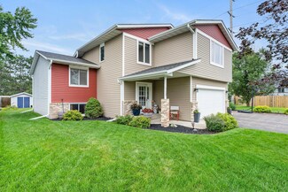 11105 Thrush St NW, Coon Rapids, MN 55433