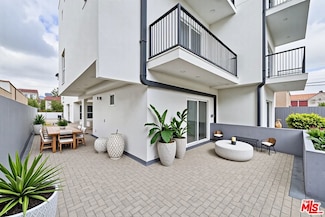 1106 Queen Anne Place Unit 1106, Los Angeles, CA 90019