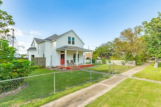 919 N Avenue A, Freeport, TX 77541