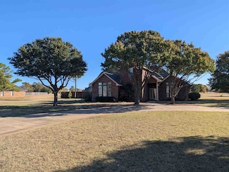9 NW Forest Ln, Lawton, OK 73505