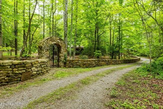 1854 Catoosa Rd, Wartburg, TN 37887