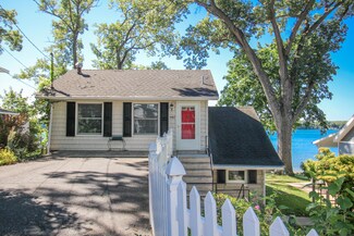 11165 Point Rd, Three Rivers, MI 49093