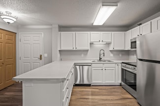 1321 Lake Dr W Unit 205, Chanhassen, MN 55317
