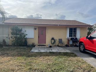 4575 Gladiator Cir, Greenacres, FL 33463