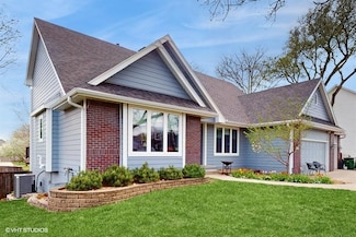 5708 Ashworth Rd, West Des Moines, IA 50266