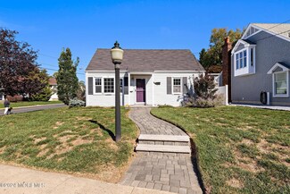 41 Wesley St, Monmouth Beach, NJ 07750