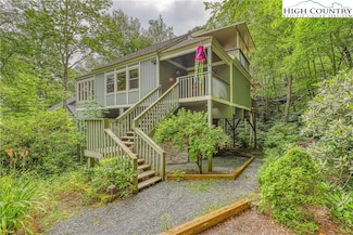 137 Creekside Ct, Sugar Mountain, NC 28604