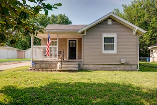 2718 E Blaine St, Springfield, MO 65803