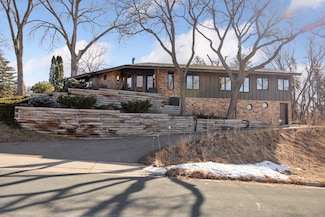 3936 Rolling Hills Rd, New Brighton, MN 55112