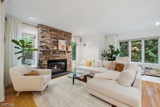 33 Eggers Ct, Summit, NJ 07901