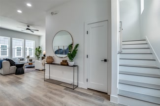 631 N Tyler St Unit 302, Dallas, TX 75208