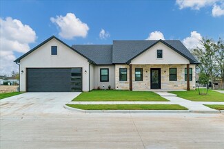 500 Highview Ct, Godley, TX 76044