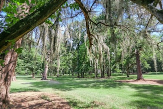 10100 Longleaf Ln, Saint Francisville, LA 70775