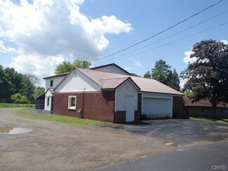 19 Gillespie Rd, Fulton, NY 13069
