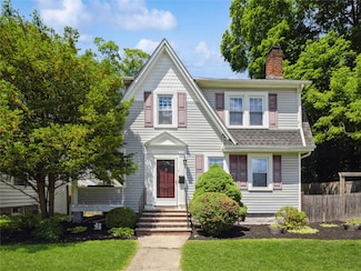 2 Mitchell Ave, Poughkeepsie, NY 12603