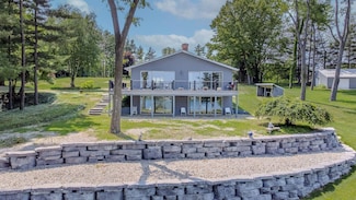 66109 Hideaway Ln, Sturgis, MI 49091
