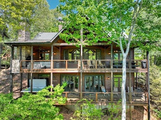 670 Magnolia Dr, Blue Ridge, GA 30513