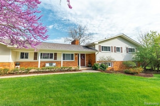 868 Helston Rd, Bloomfield Hills, MI 48304