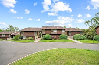 113E Country Squire Dr Unit 113E, Cromwell, CT 06416