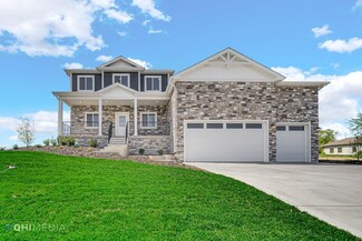 789 Cirque Dr, Crown Point, IN 46307
