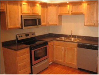 341 Elmwood Rd, Walbridge, OH 43465