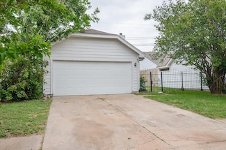 11818 Spring Grove Dr, Houston, TX 77099