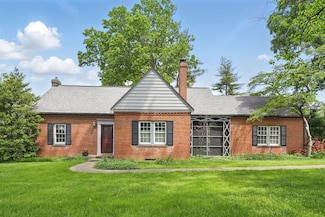 7 Wild Rose Dr, Saint Louis, MO 63124