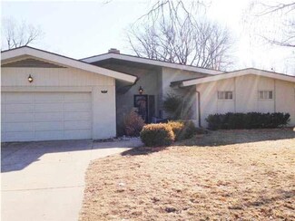 904 N Mission Rd, Wichita, KS 67206