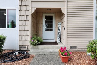 8652 Onyx Dr SW Unit A, Lakewood, WA 98498