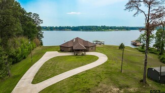 121 N Jefferson St, Lone Star, TX 75668