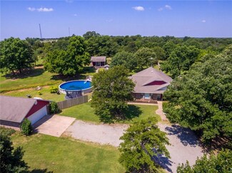 2027 Briarwood St, Stroud, OK 74079