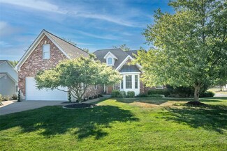 32 Jacobs Creek Cir, Saint Charles, MO 63304