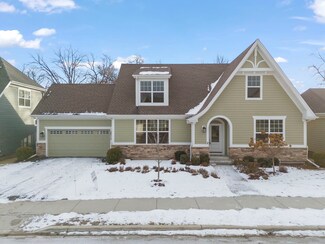 28W713 Mount St, Warrenville, IL 60555