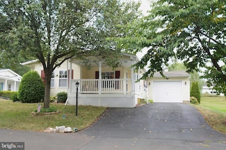 261 Chadwick Ct, Souderton, PA 18964
