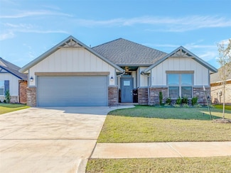 631 Hackberry Ln, Washington, OK 73093
