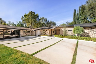 18155 Lake Encino Dr, Encino, CA 91316